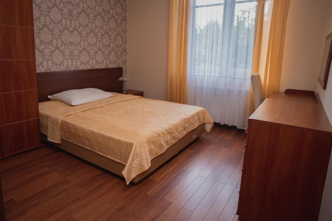 Dworek Dębina Debina  Zewnętrze zdjęcie